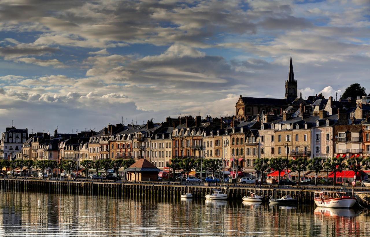 Trouville Sur Mer Vue Sur La Touque Exterior foto